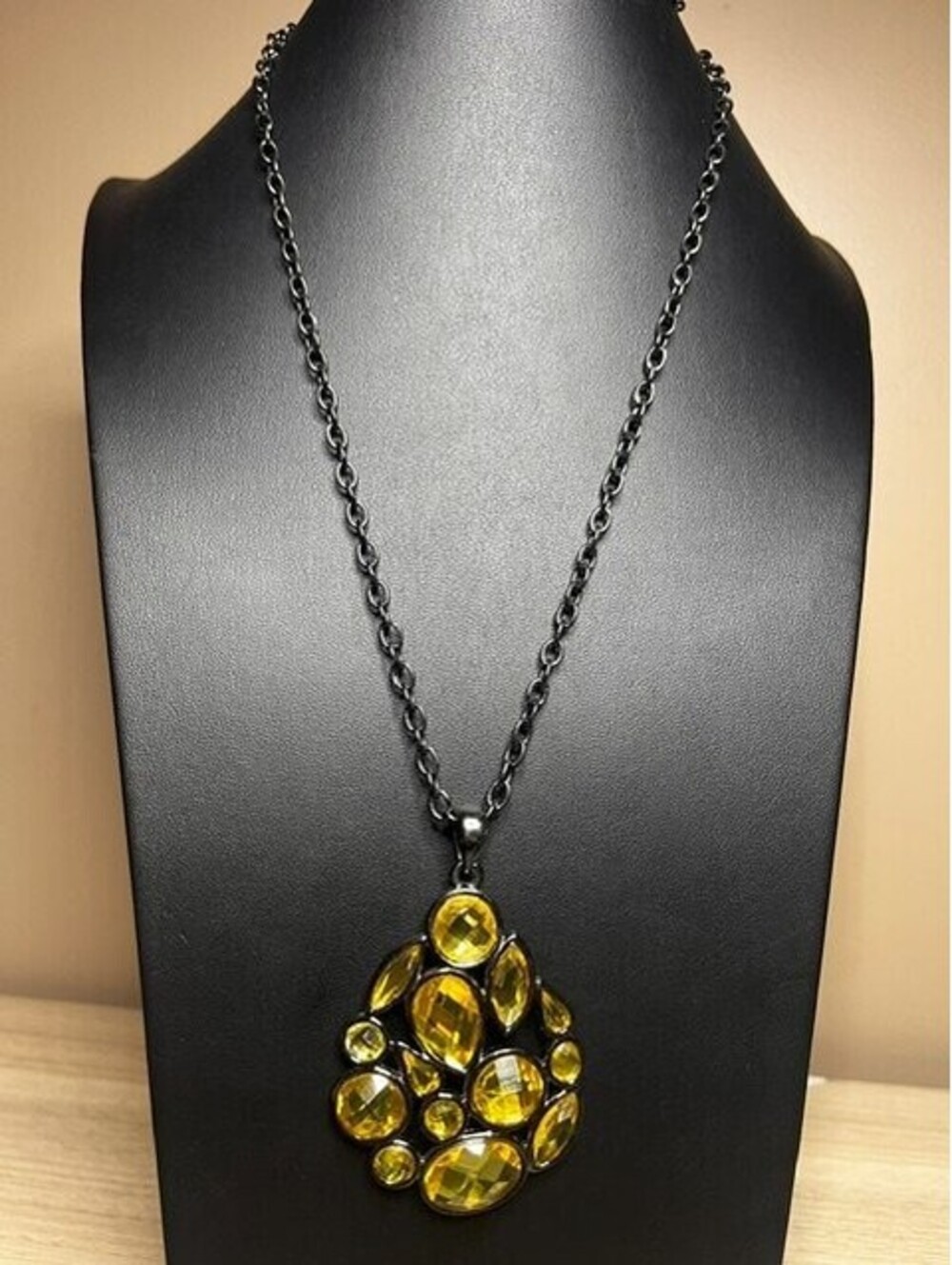 B7036 Lia Sophia statement Pendant Necklace Gunmetal Yellow Rhinestone 32"
